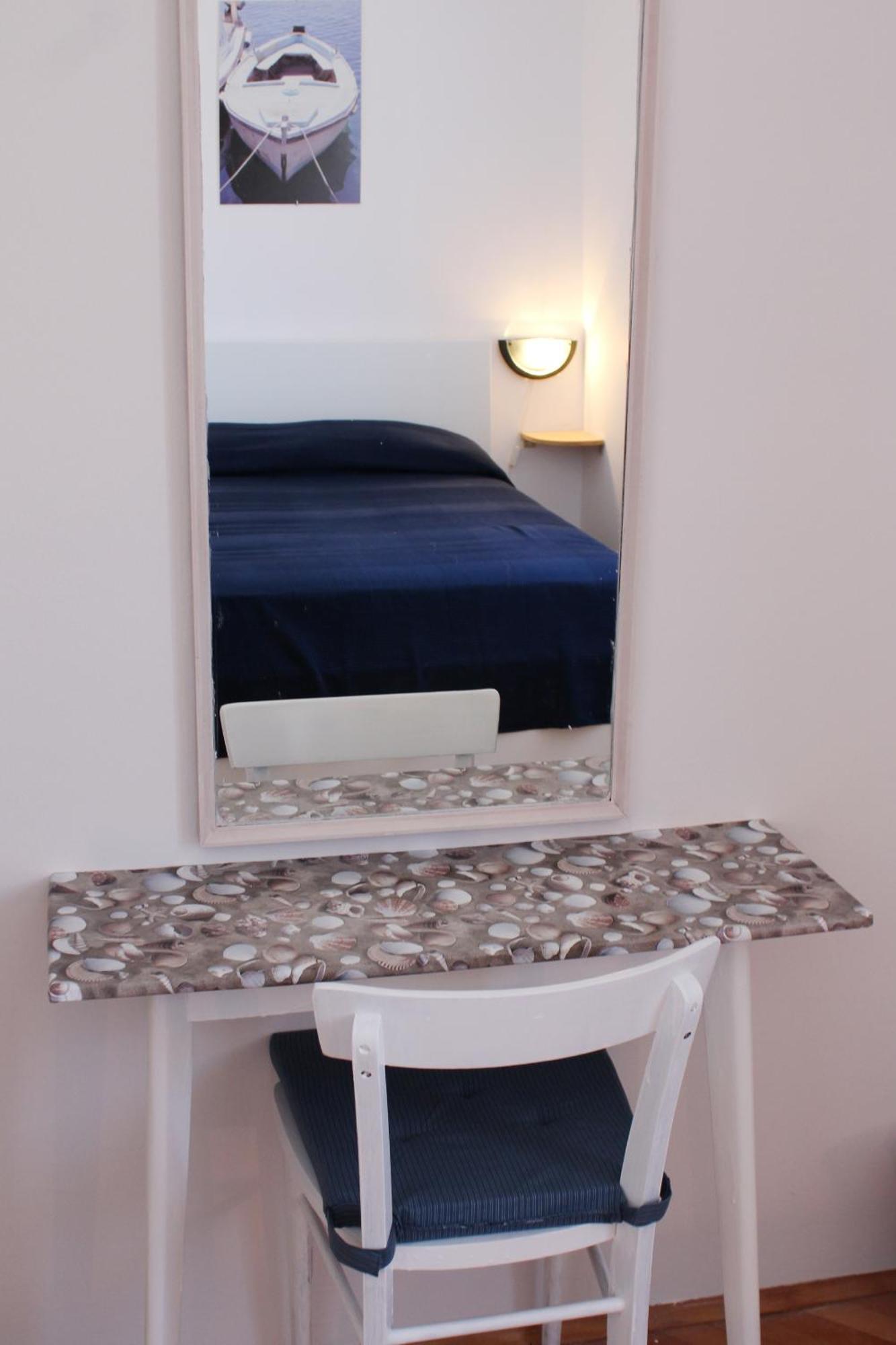 Apartments With A Parking Space Vodice - 7604 Rom bilde