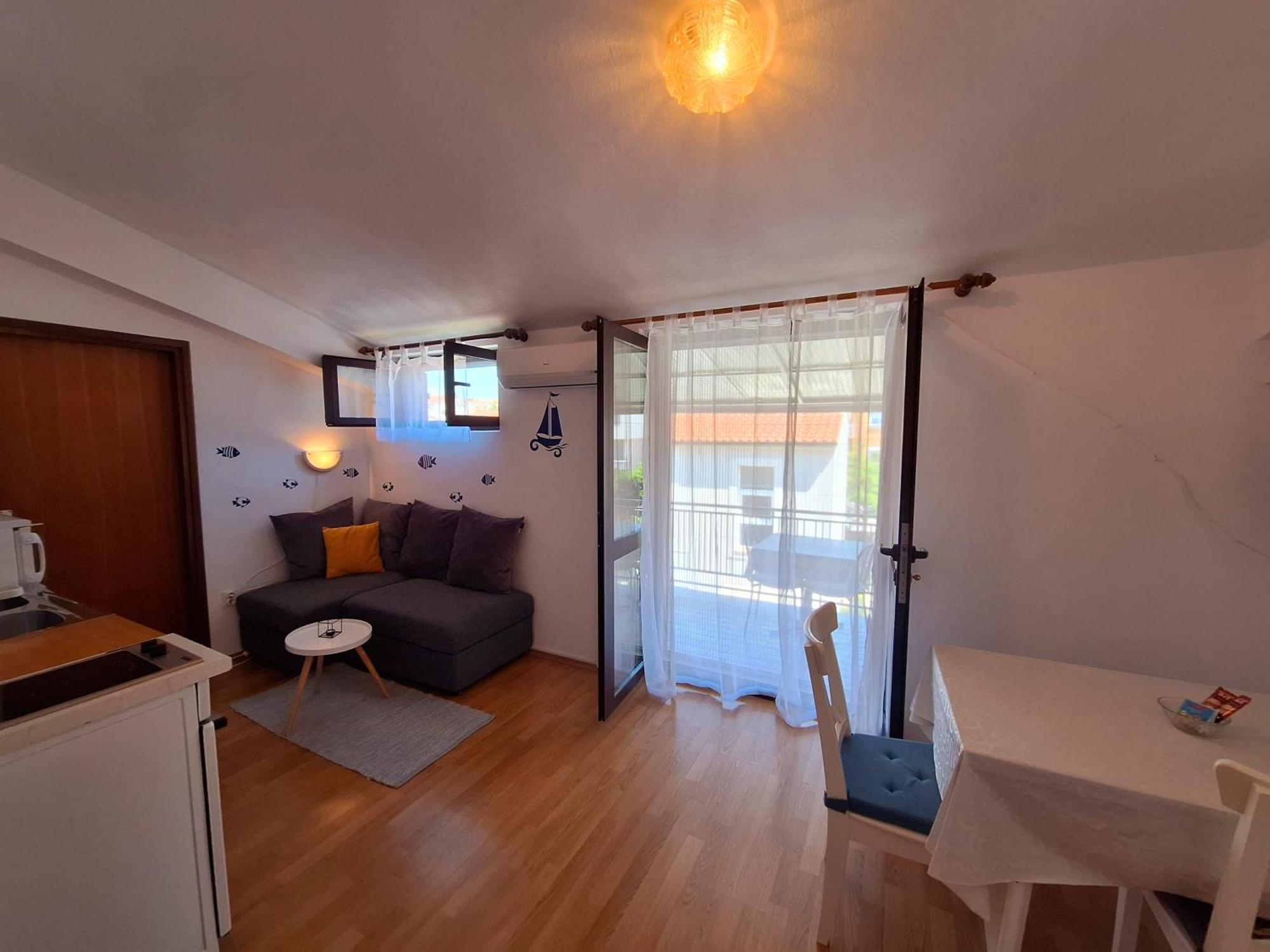 Apartments With A Parking Space Vodice - 7604 Rom bilde