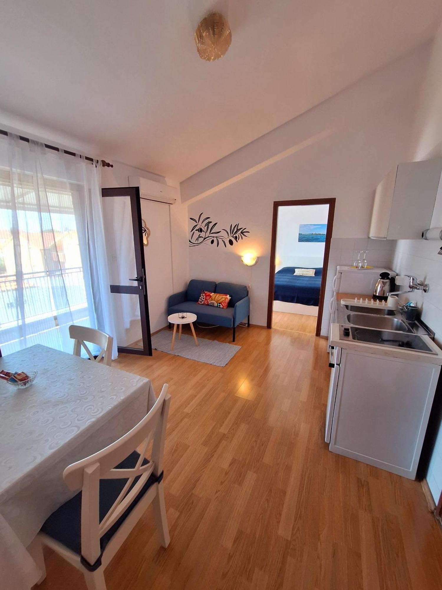 Apartments With A Parking Space Vodice - 7604 Rom bilde