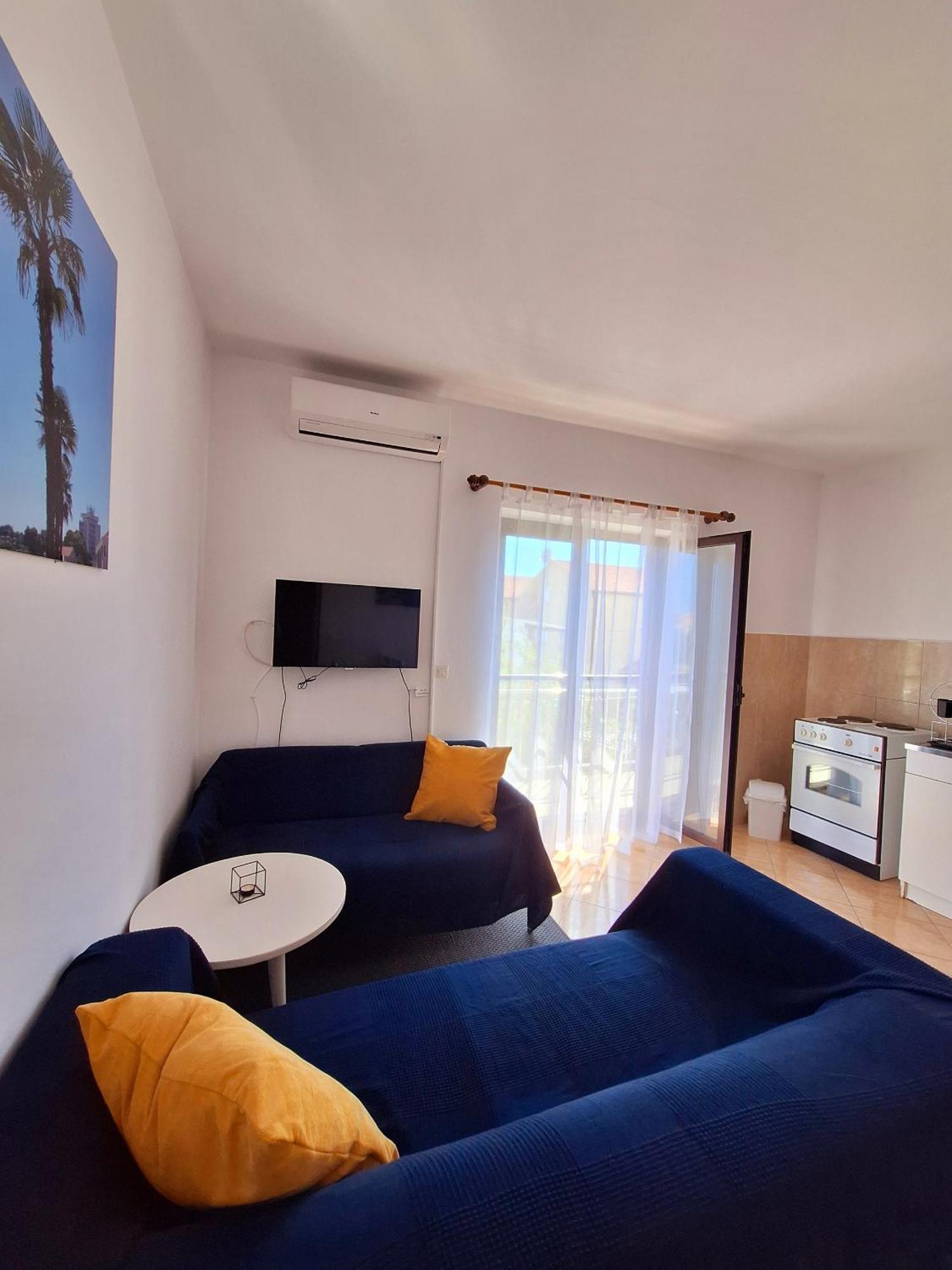 Apartments With A Parking Space Vodice - 7604 Rom bilde